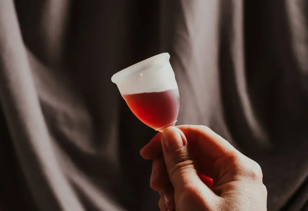 Bild Menstruationstasse Blut